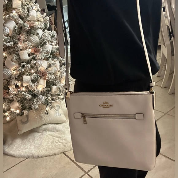COACH off white cross body bag - Picture 2 of 11